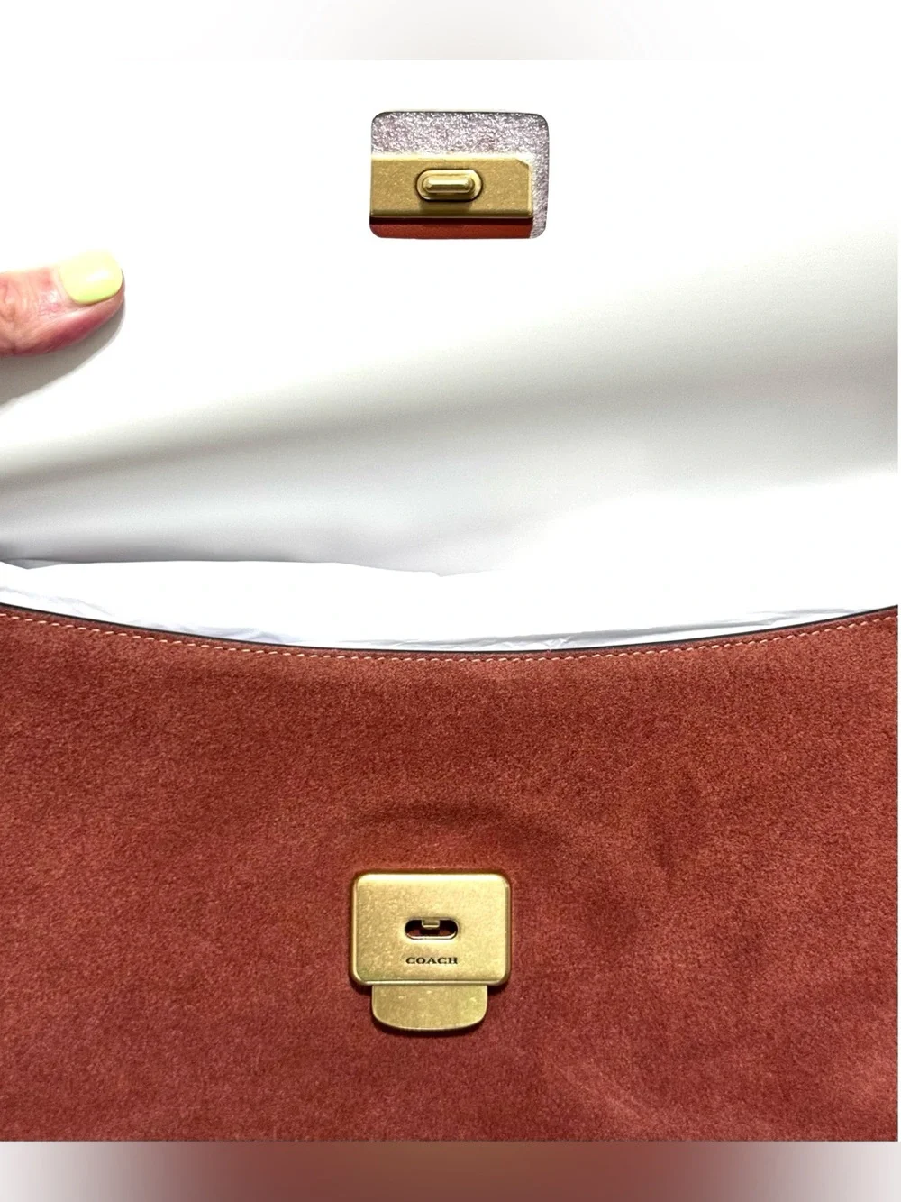 COACH Chelsea Shoulder Bag 30, CLAY SUEDE